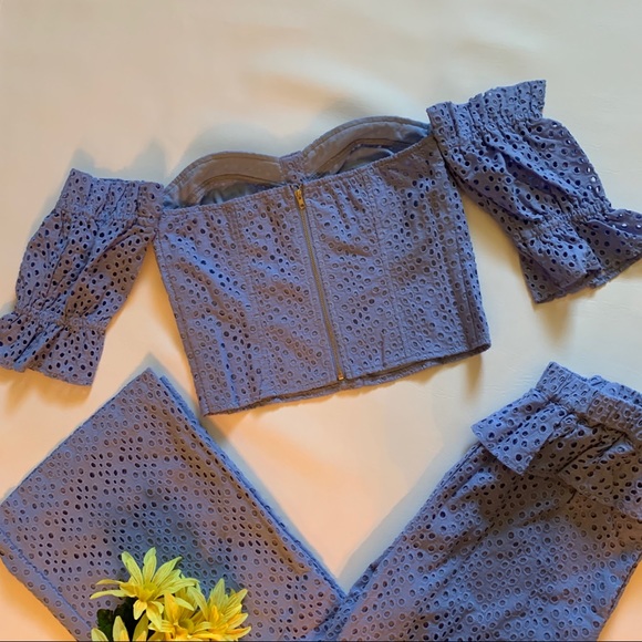 Off Shoulder Anglaise Top Puff Sleeve - Picture 6 of 11